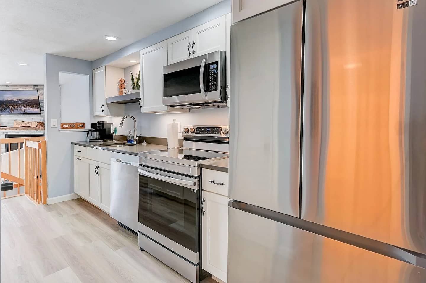 Full kitchen